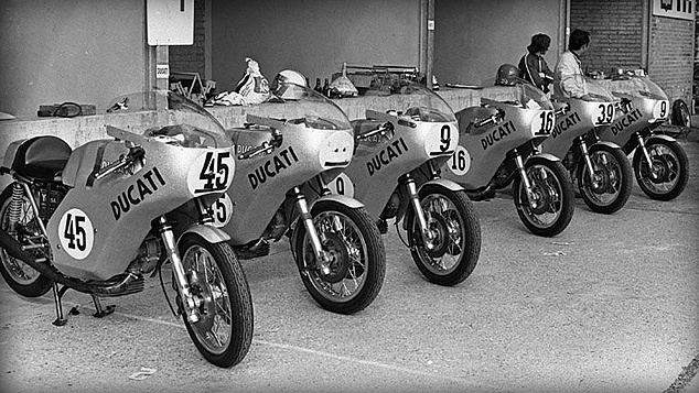 Load In Thursday vol-230 #Racing #Ducati