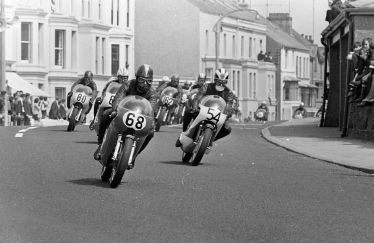kel carruthers leads phil read 1969
