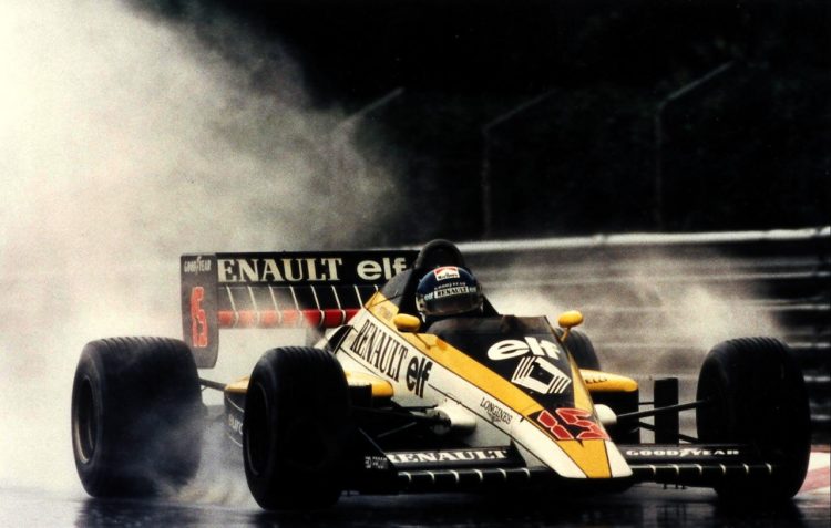  Patrick Tambay Pushing His Renault Re60 Through #F1
