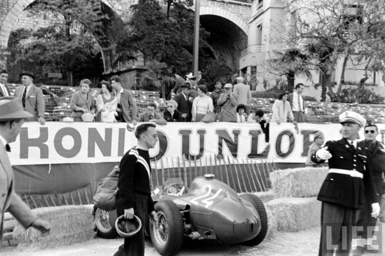  Luigi Mussos Lancia Ferrari D50 Crashed Into #F1