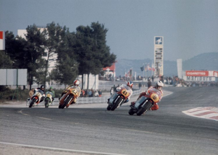  Phil Read Leads The Pack #Motorcycle