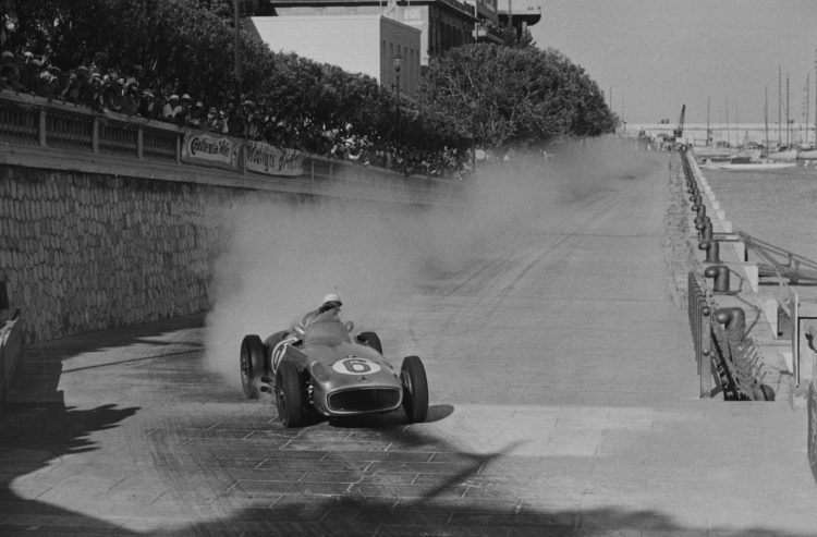  Stirling Moss Late On The Breaks In The #F1