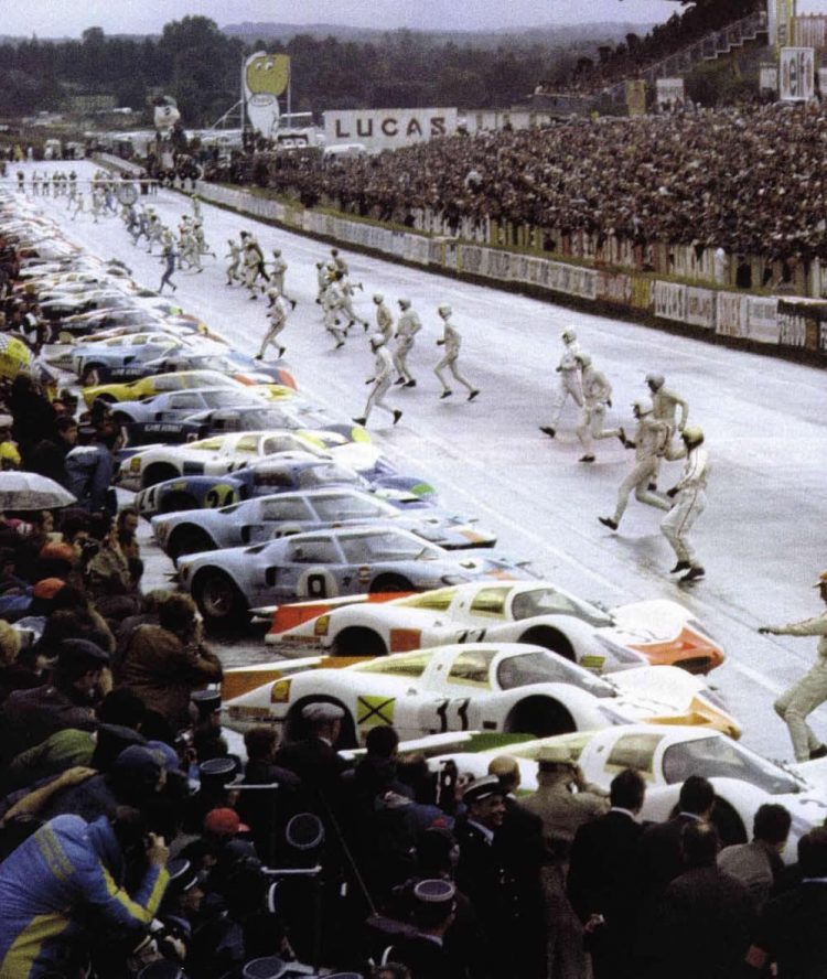  The Running Start Of The 24 Heures Du Mans In #LeMans