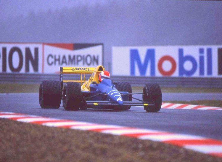  Johnny Herbert Powering His Tyrrell 018 Around A #F1