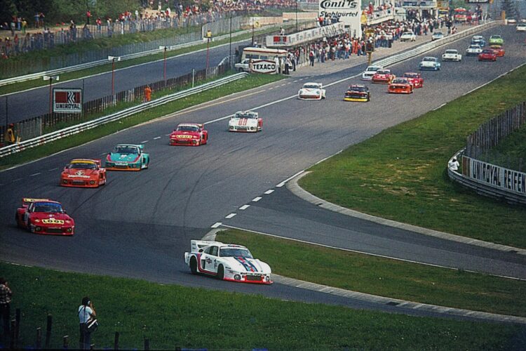  The Start Of 1000 Km Rennen Auf Dem Nürburgring In 