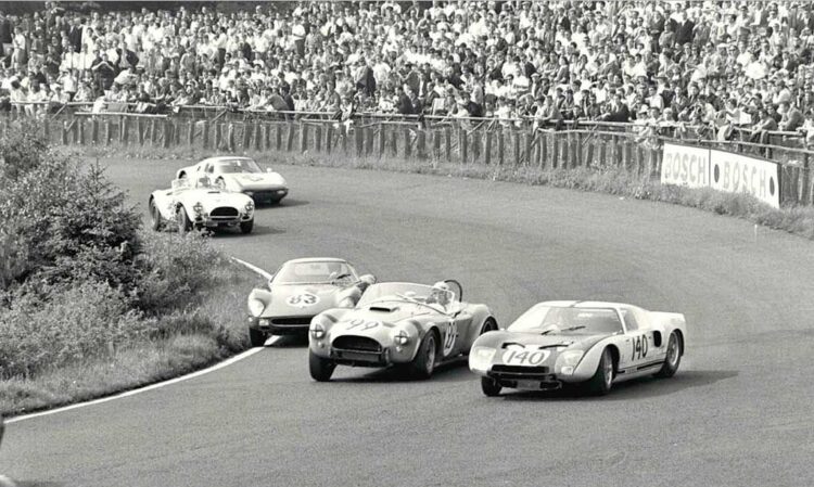  Phil Hill And Bruce Mclarens Ford Gt40 That They 