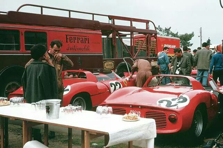 Load In Thursday vol-362 #transporterthursday #Ferrari